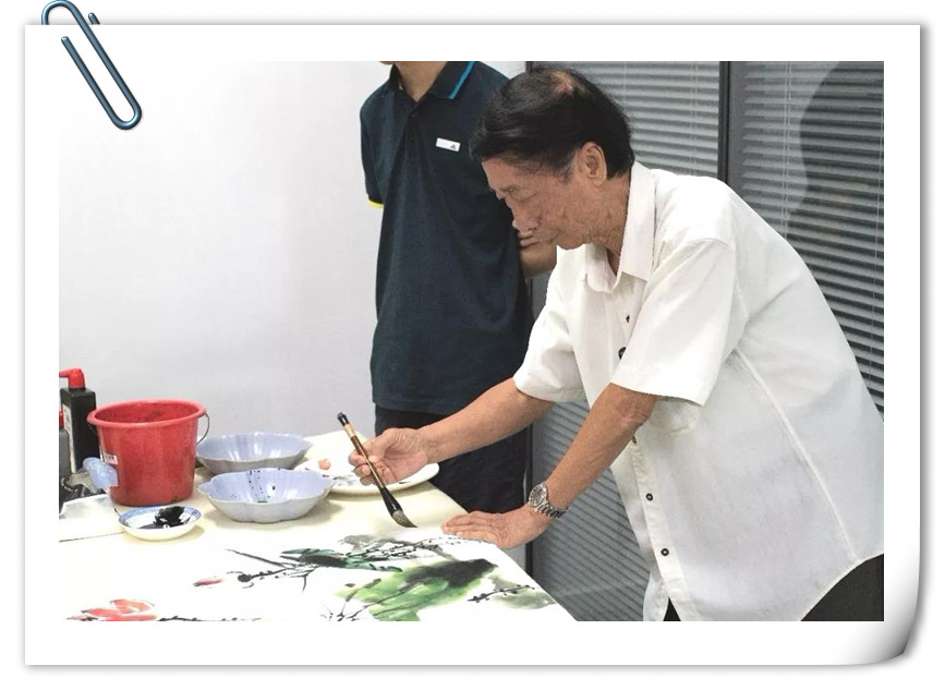 進(jìn)貿(mào)通周末|著名國(guó)畫大師蒞臨進(jìn)貿(mào)通贈(zèng)《映日荷花》《紫氣東來(lái)》